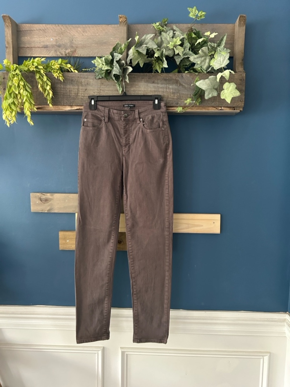 Eileen Fisher Taupe Straight-Leg Jeans Size 0. Very Good Condition